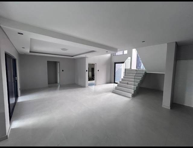 5 BEDROOM HOUSE FOR SALE IN SIX FOUNTAINS RESIDENTIAL ESTATE